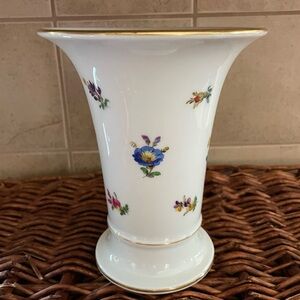 Meissen Trumpet Vase with Gold Gilt and Flowers. 6.5” Tall. Excellent Condition!